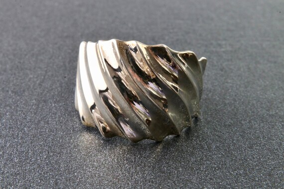 Wide sterling silver solid ring with diagonal str… - image 2