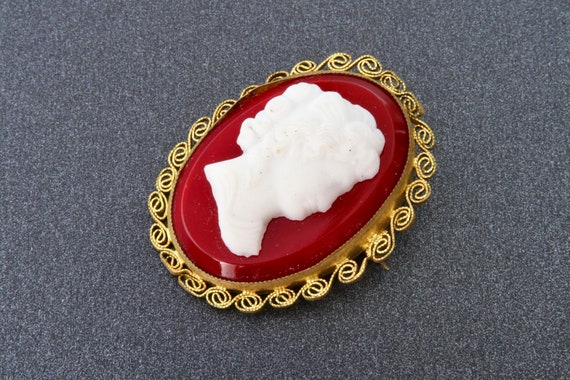 Cameo brooch, Red cameo with white female profile… - image 4