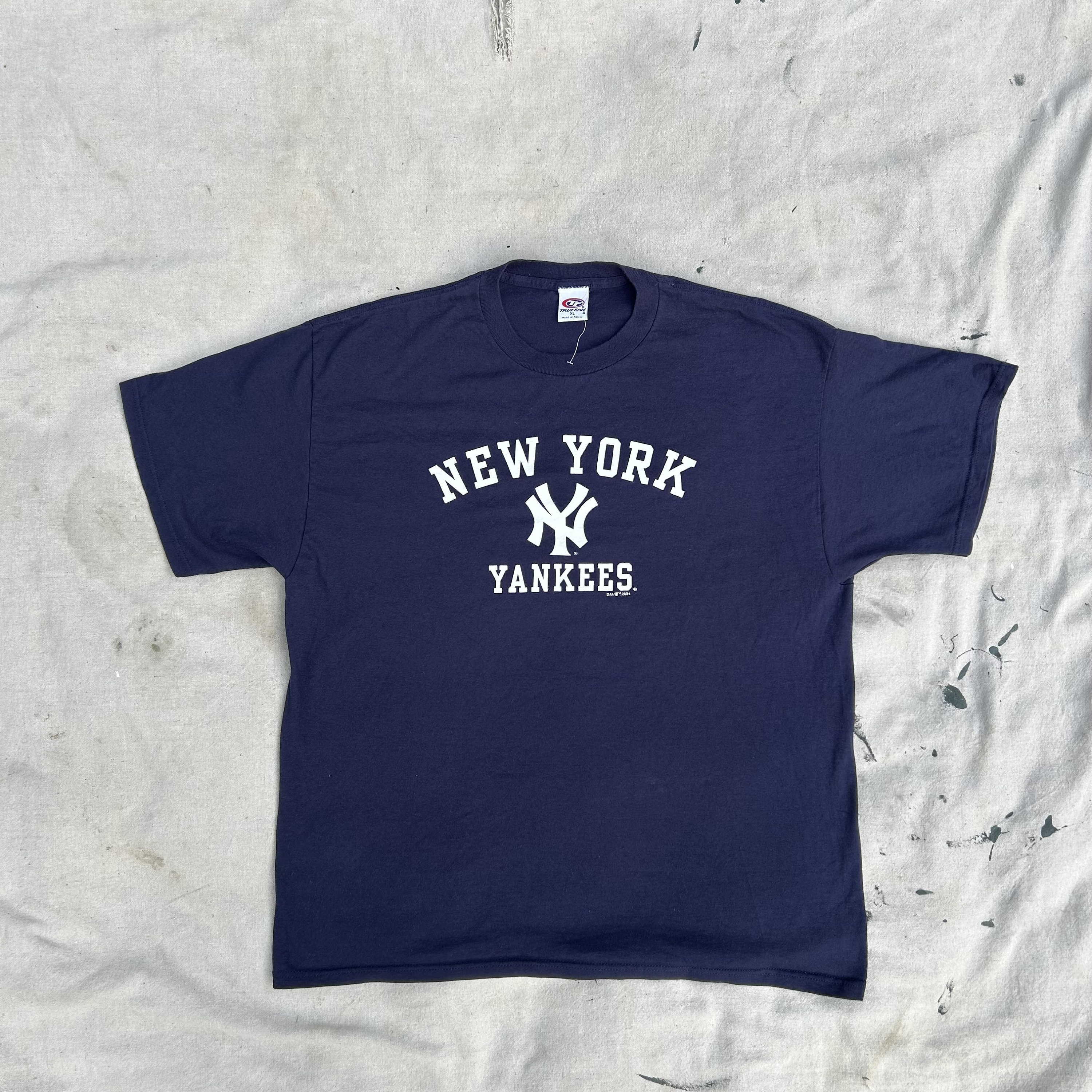 NY Yankees “Savages In The Box” Large T Shirt