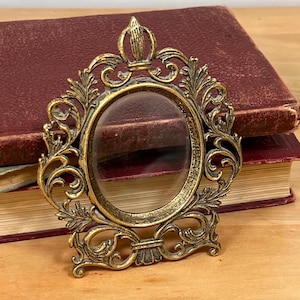 Vintage Ornate Brass Mini Picture Frame – Oval Rococo Style with Glass – Tabletop Decor or Display Accent