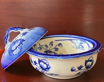 Vintage Soap Dish, 3 piece soap dish, ceramic three piece soap dish, bathroom decor, blue and white