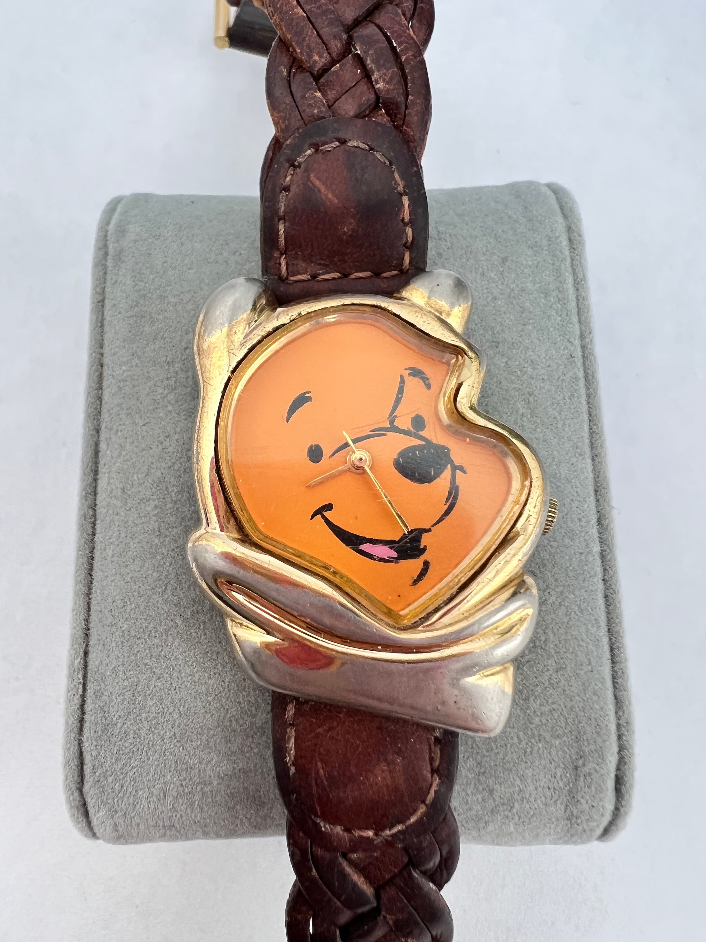 Vintage Winnie the Pooh Watch – Gold Tone, Braided Leather Band Winnie the Pooh Watch Gold - Etsy main image 4