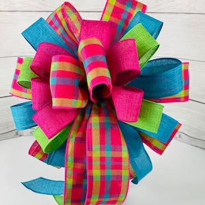 Lazo de primavera a cuadros brillantes: fucsia, turquesa, verde lima