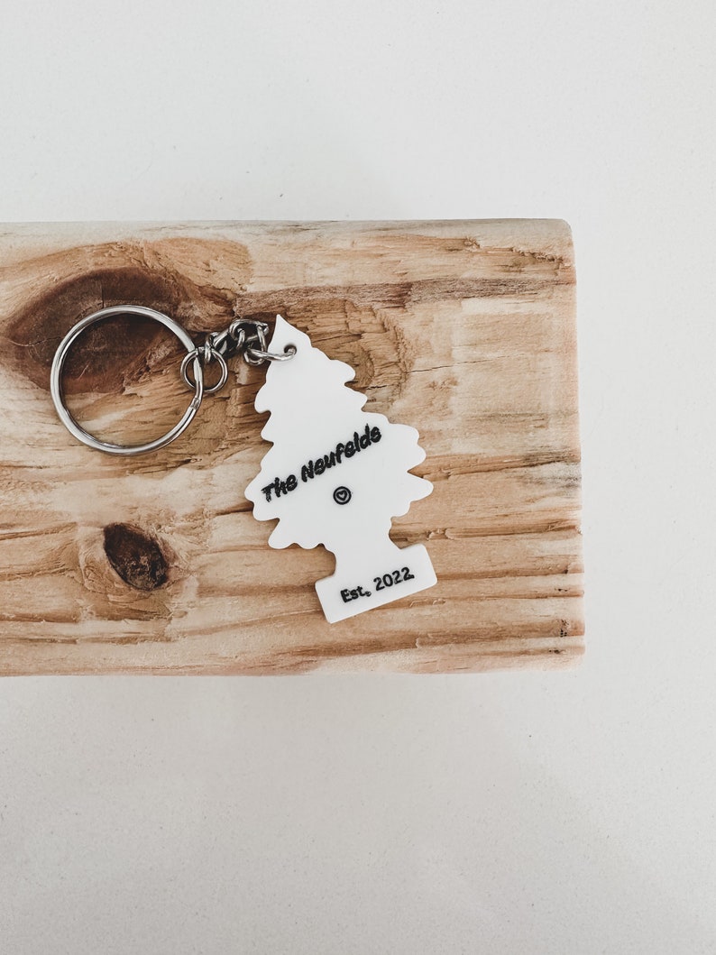 Little tree keychain. Personalized keychain. Newlywed gift. Customized gifts. Personalized gifts. Canadian made.