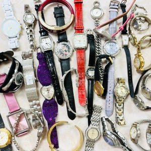 30 Ladies Watches Lot #411 - Etsy display picture 1