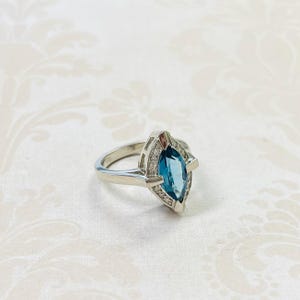 14K Gold Estate Blue Topaz Ring- Size 6 1/4