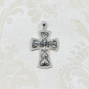 14K Gold Estate Cross Pendant