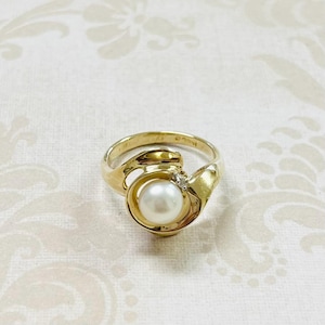 14K Gold Pearl and Diamond Ring