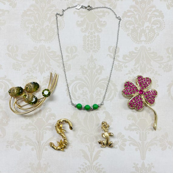 12 Vintage Pieces Lot #229 View 2