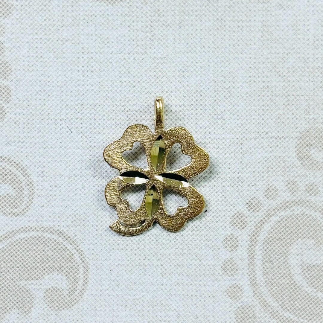 14K Gold Four Leaf Clover Pendant - Etsy
