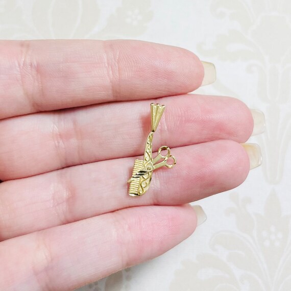 14K Gold Scissors and Comb Estate Charm - image 2