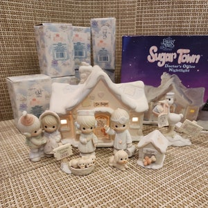 Vintage Precious Moments Porcelain Sugar Town &quot;Doctor&#39;s Office&quot; COMPLETE 7 Pc SET with boxes  (IOB) (Retired Sugar Town)