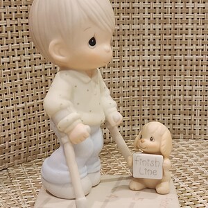 Figura vintage de Precious Moments “Bienaventurados los que vencen” con caja (IOB) imagen 5