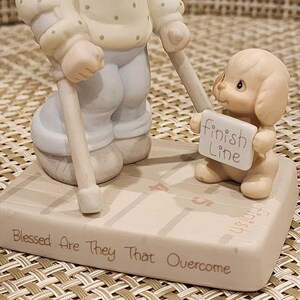 Figura vintage de Precious Moments “Bienaventurados los que vencen” con caja (IOB) imagen 15