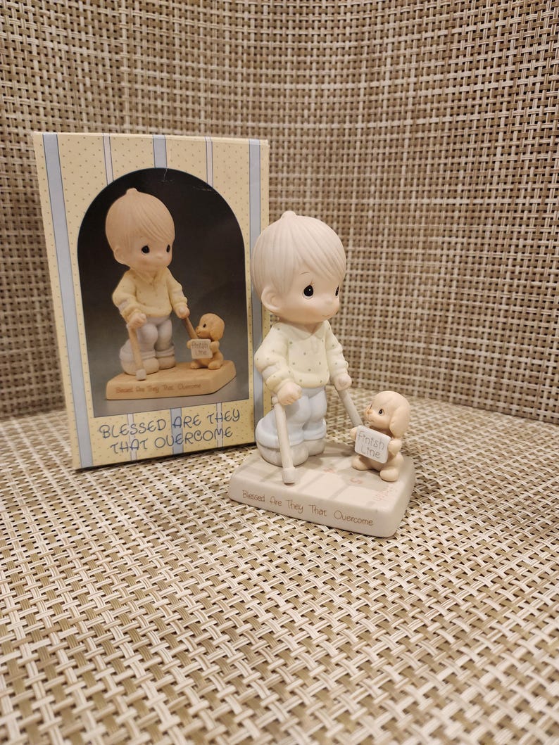 Figura vintage de Precious Moments “Bienaventurados los que vencen” con caja (IOB) imagen 2