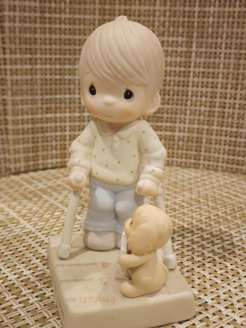 Figura vintage de Precious Moments “Bienaventurados los que vencen” con caja (IOB) imagen 18