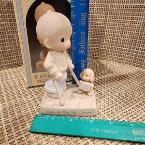 Figura vintage de Precious Moments “Bienaventurados los que vencen” con caja (IOB) imagen 3