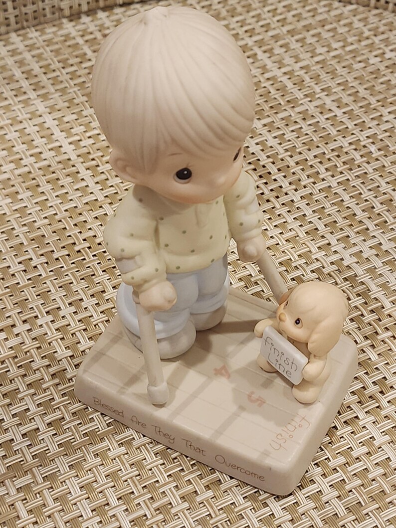Figura vintage de Precious Moments “Bienaventurados los que vencen” con caja (IOB) imagen 16