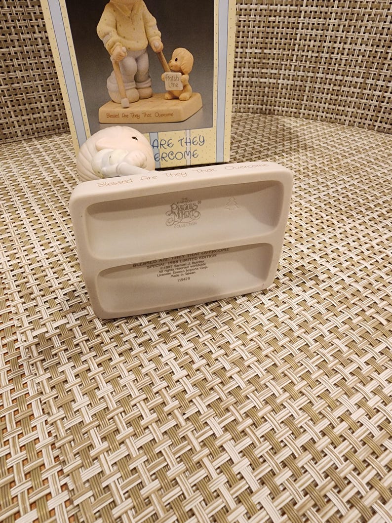 Figura vintage de Precious Moments “Bienaventurados los que vencen” con caja (IOB) imagen 4