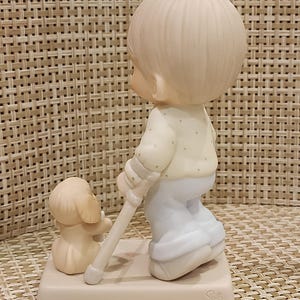 Figura vintage de Precious Moments “Bienaventurados los que vencen” con caja (IOB) imagen 8