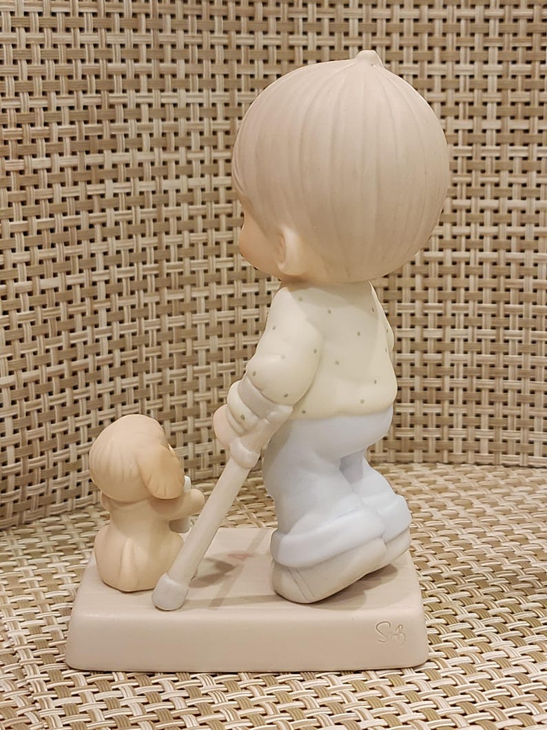 Figura vintage de Precious Moments “Bienaventurados los que vencen” con caja (IOB) imagen 8