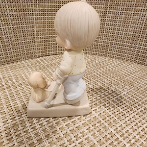 Figura vintage de Precious Moments “Bienaventurados los que vencen” con caja (IOB) imagen 13