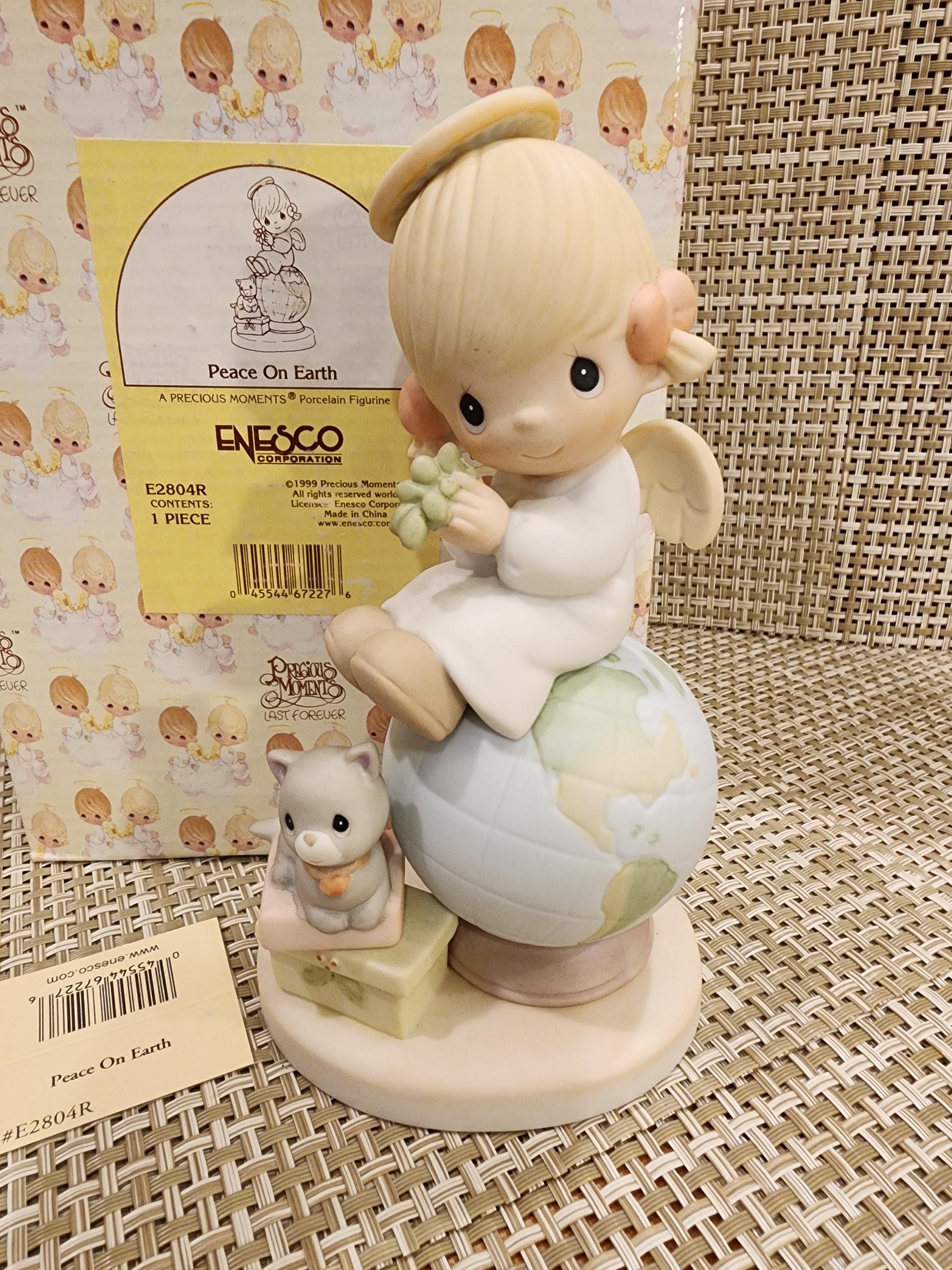 Vintage Precious Moments Figurine “peace on Earth