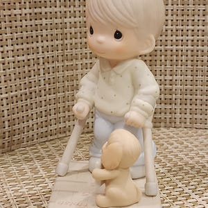 Figura vintage de Precious Moments “Bienaventurados los que vencen” con caja (IOB) imagen 7