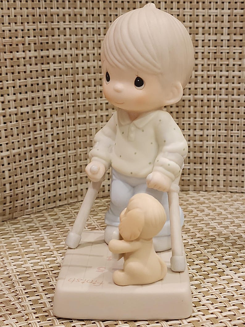 Figura vintage de Precious Moments “Bienaventurados los que vencen” con caja (IOB) imagen 7