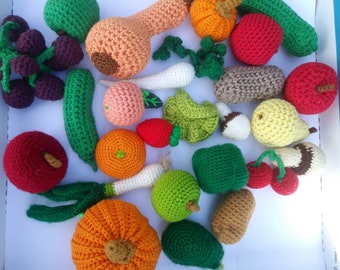 Crochet Fruits and Vegetables, crochet doll food for the toy kitchen