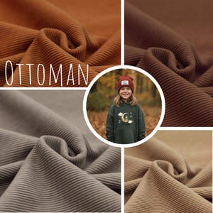 Könnte beinhalten: Eine Collage mit vier Cordstoffmustern in verschiedenen Braun- und Beigetönen. Das Wort "OTTOMAN" ist in weißer Schrift dargestellt. In der Mitte ist ein Kind zu sehen, das einen grünen Kapuzenpullover mit Mond- und Wolkenmuster trägt.
