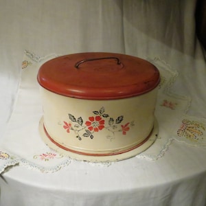 Vintage Hall Red Poppy Cake Carrier and Keeper