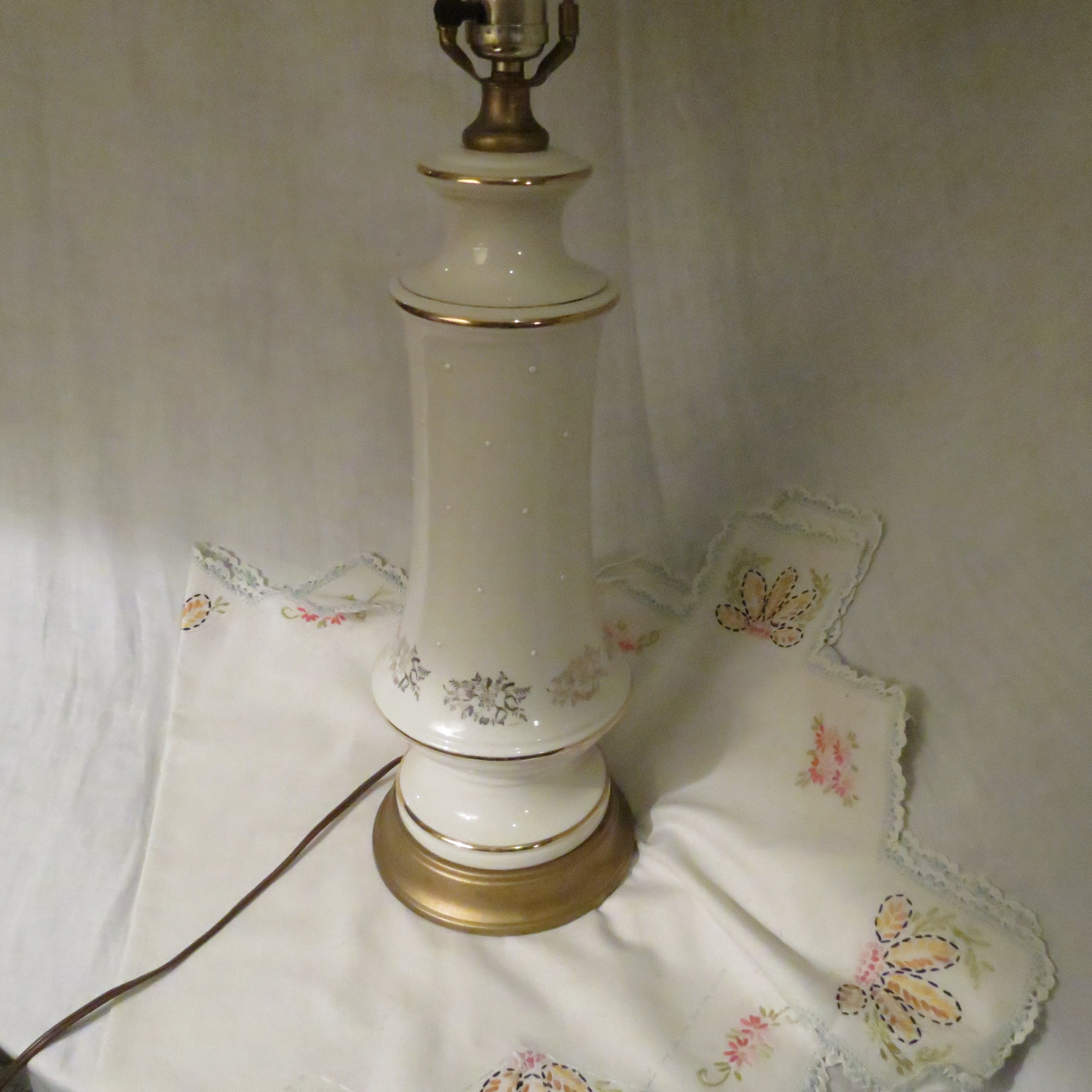 Vintage White and Gold Table Lamp Etsy