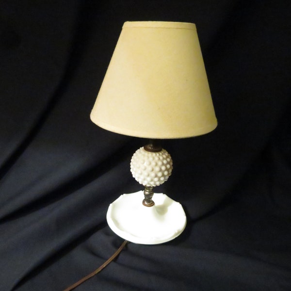 White milk glass hobnail 1950s boudoir or accent lamp