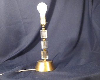 Lampa buduarowa lub nocna ze szkła w stylu vintage i metalu wykończonego złotem
