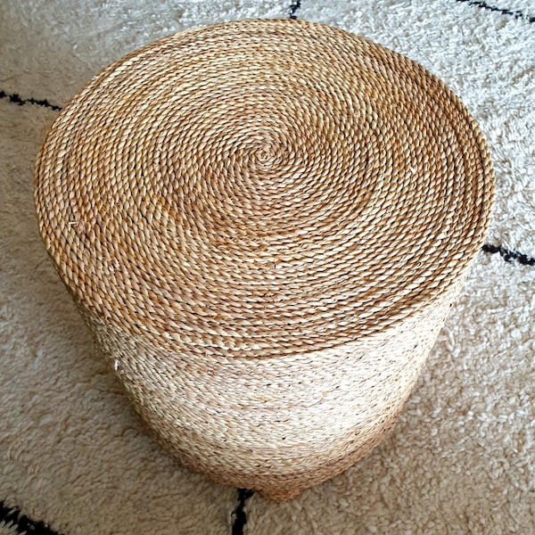 Pouf en raphia naturel