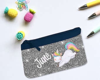 Mäppchen Einhorn mit Namen personalisiert, Schlampermäppchen in Glitzeroptik. Geschenk zur Einschulung.