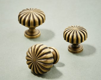 Antique Brass Pumpkin Cabinet Knobs: Retro Furniture Hardware