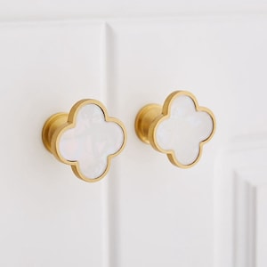 Brass Clovers Decorative Kitchen Cabinet Knobs White Shell Drawer Dresser Pulls Cupboard Wardrobe Door Knob Handles Modern
