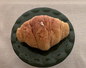 Croissant candle