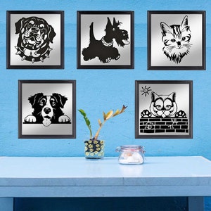 Personlig graverad spegel, 34x34 cm, med ram för bords- eller väggmontering. En perfekt present till bröllop, jul eller födelsedagar.