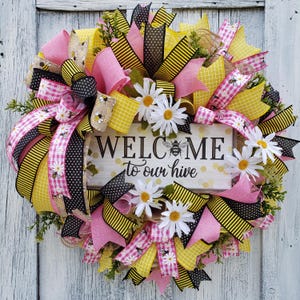 Bee & Daisy Welcome Wreath: Spring Summer Front Door Decor