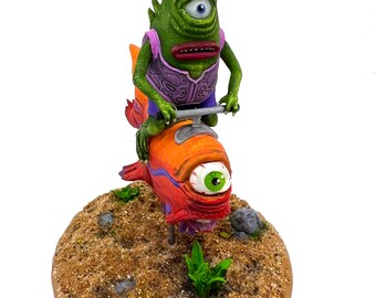 Riding on a fish to work/En Pez a trabajar