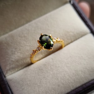 Green sapphire oval engagement ring / sapphire gemstone ring for her/ gift for her /lab created sapphire ring for women / 925 silver jewelry