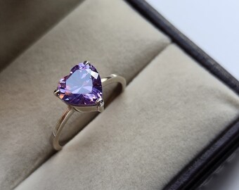 Anillo de piedra preciosa de amatista / anillo de amatista con corte de corazón / piedra de nacimiento de febrero / anillo de plata esterlina 925 / anillo de corazón morado / anillo de promesa / regalo para ella