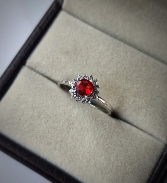 925スターリングシルバーレッドガーネットラウンドバンドリングサイズ7.00誕生石1月ファインジュエリーギフト用女性 天然レッドガーネットラウンドカットルースジェムストーンリング、925