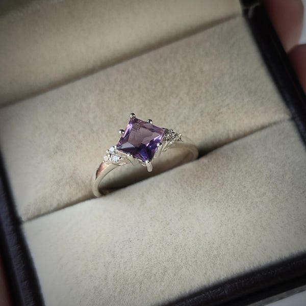 Bague en améthyste avec pierres précieuses/bague en argent sterling 925/bijoux en améthystes de coupe princesse/bague de promesse/bague de proposition/cadeau d'anniversaire pour elle