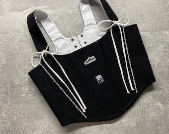 Haut corset polo noir recyclé, short streetwear sport en coton, taille S