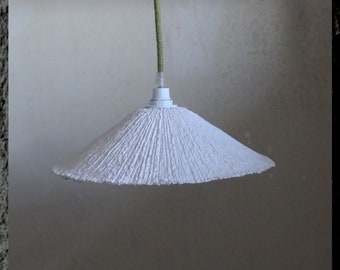 Plafonnier d'intérieur en papier de soie ou lampe murale équipée de son archet prête pour l'installation - Pièce unique et artisanale