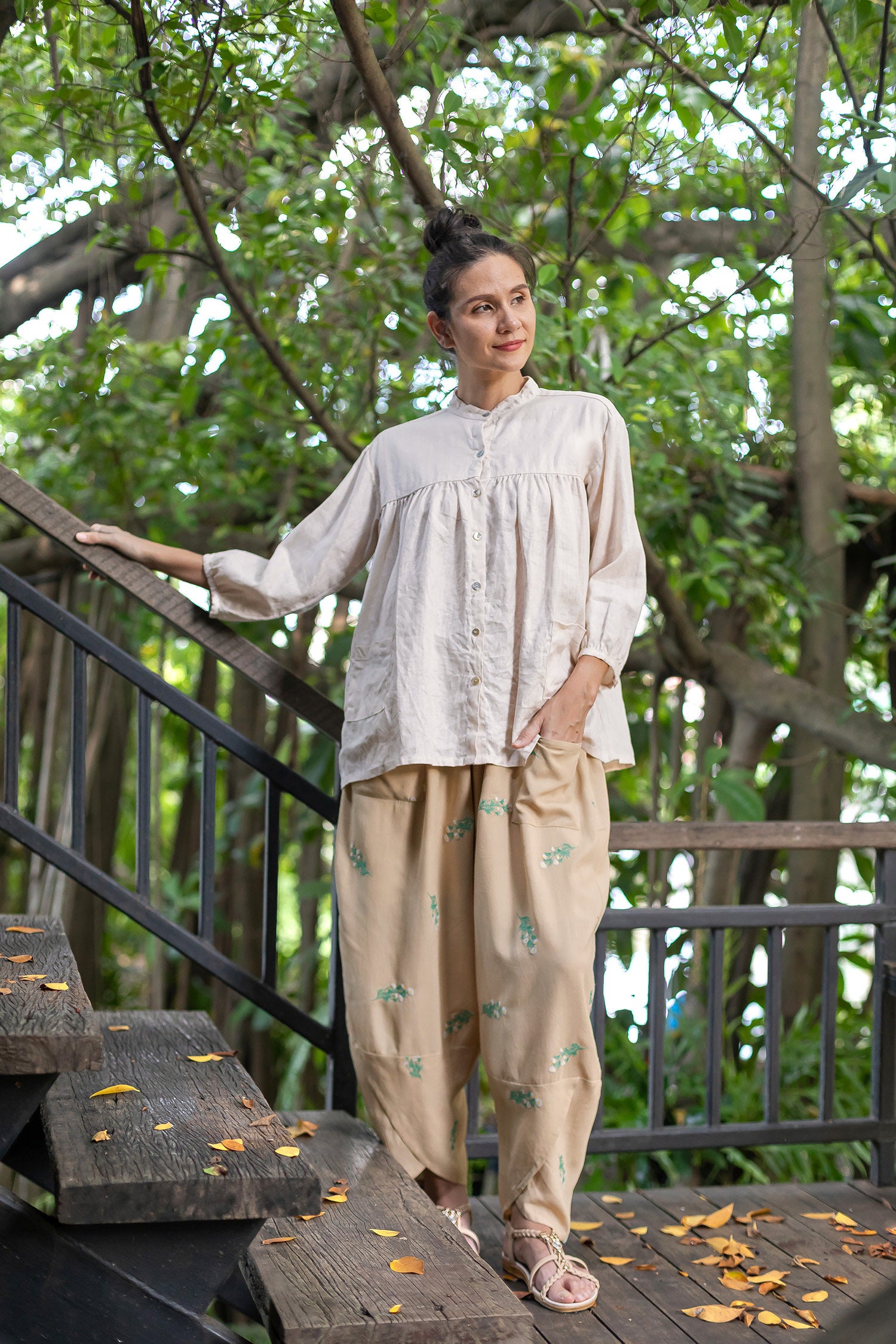 Green Linen Loose Fit T Shirt With Round Neck And High Low Hem For Autumn Unisex